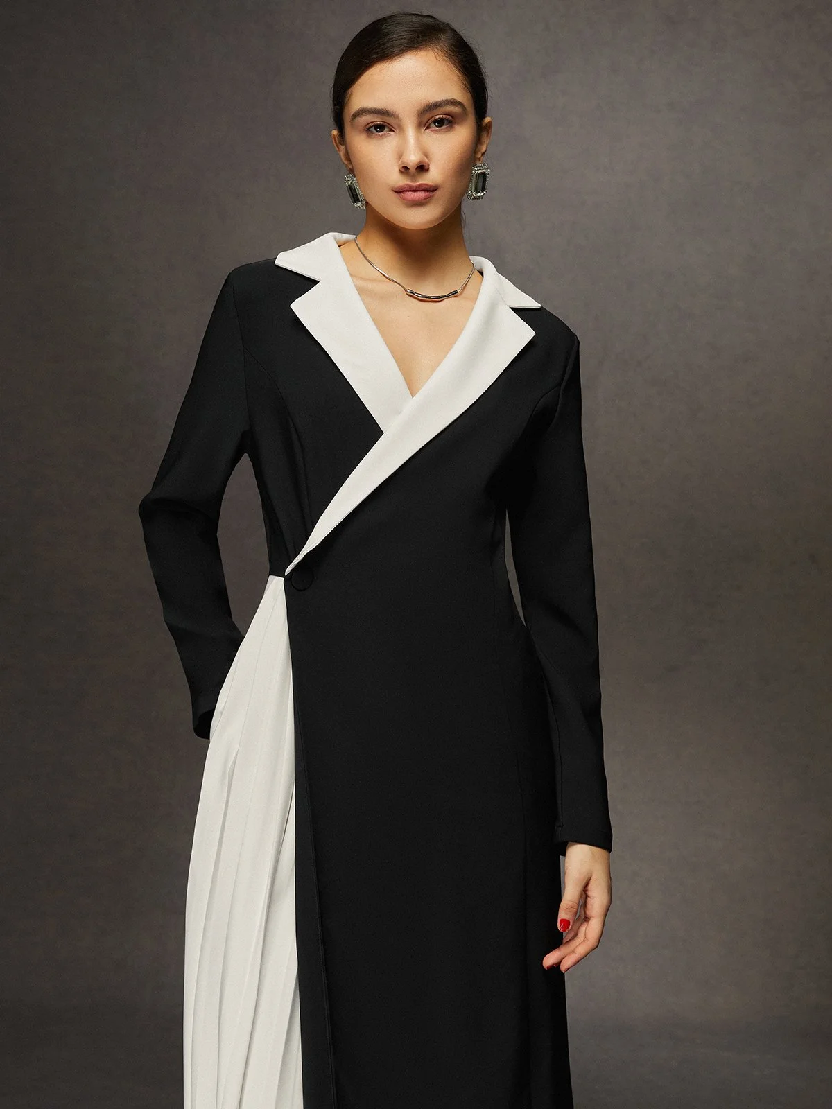 Urban Color Block Pleated Maxi Dress 