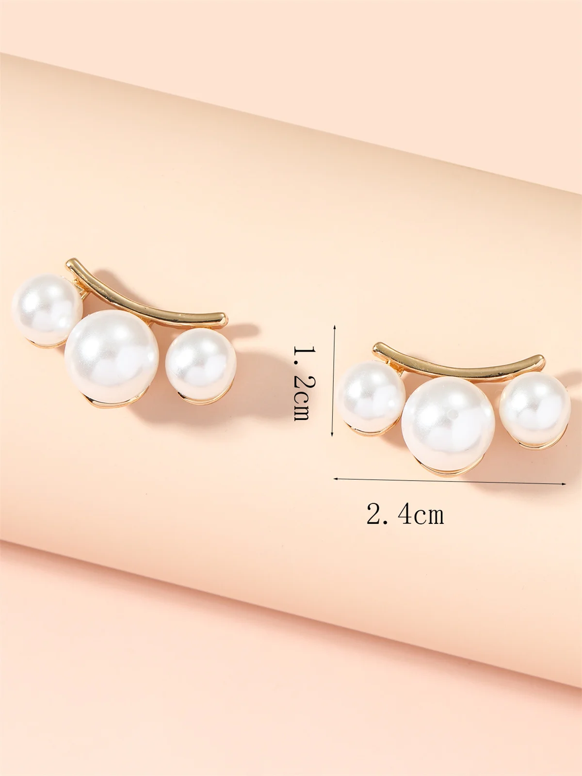 Elegant Imitation Pearl Stud Earrings