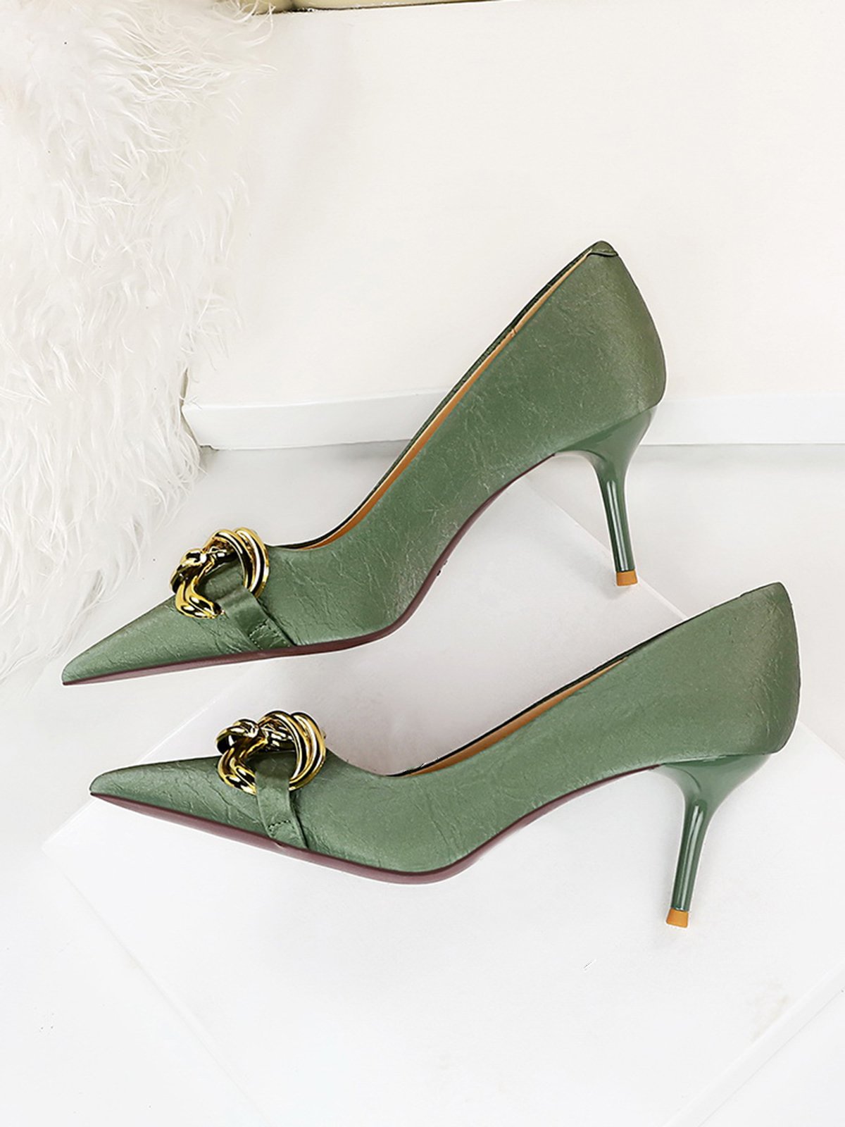 Minimalist Metal Chain Decor Stiletto Heel Pumps