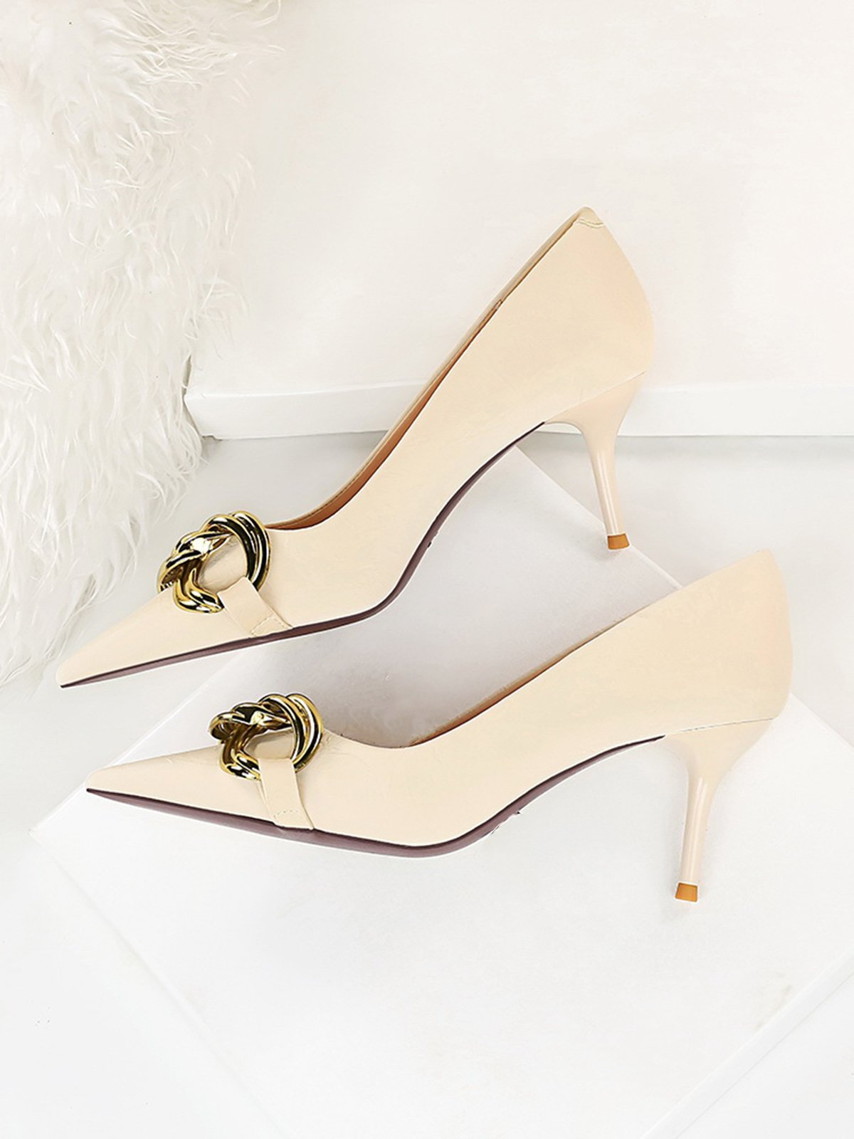 Minimalist Metal Chain Decor Stiletto Heel Pumps