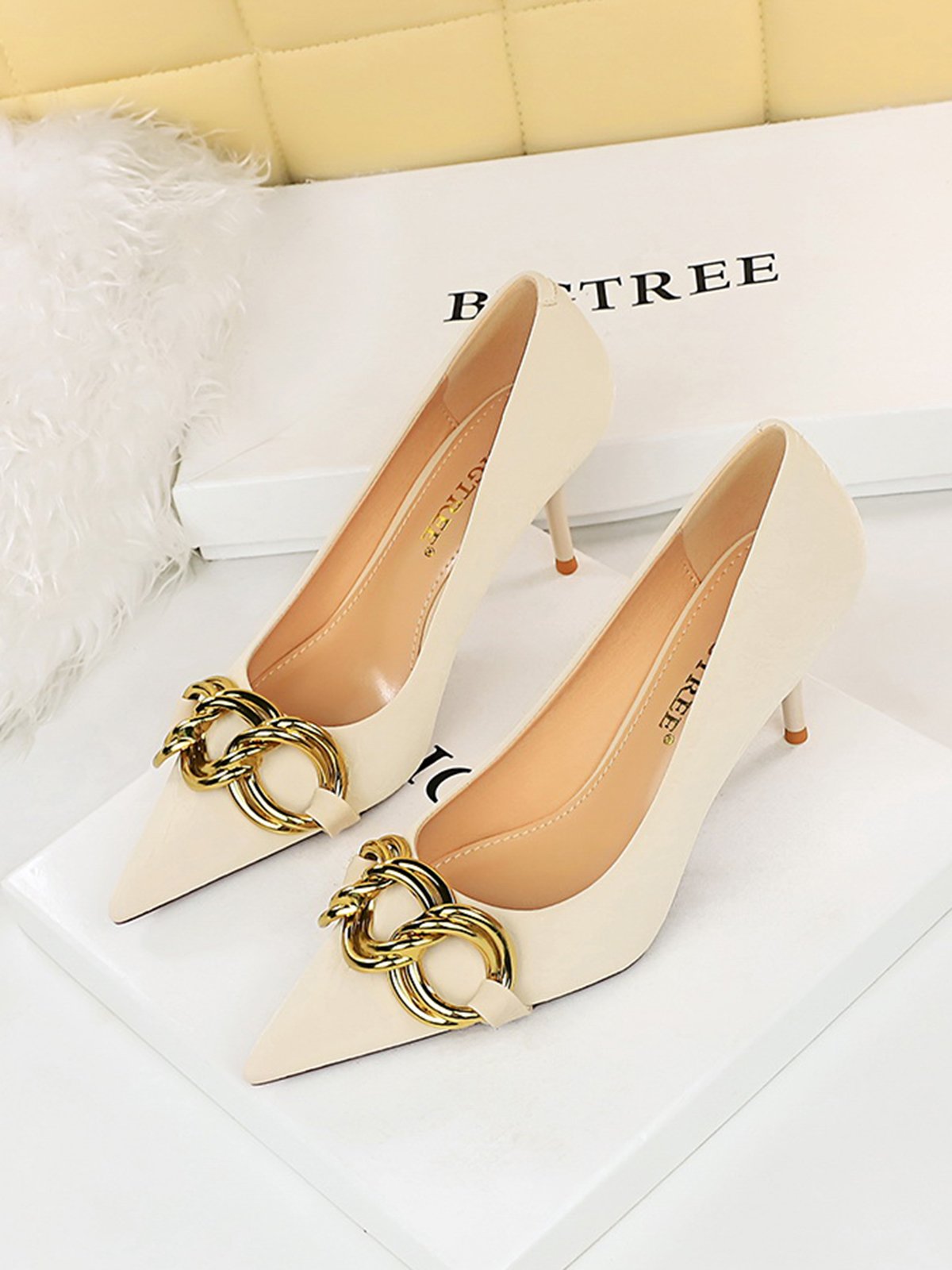 Minimalist Metal Chain Decor Stiletto Heel Pumps