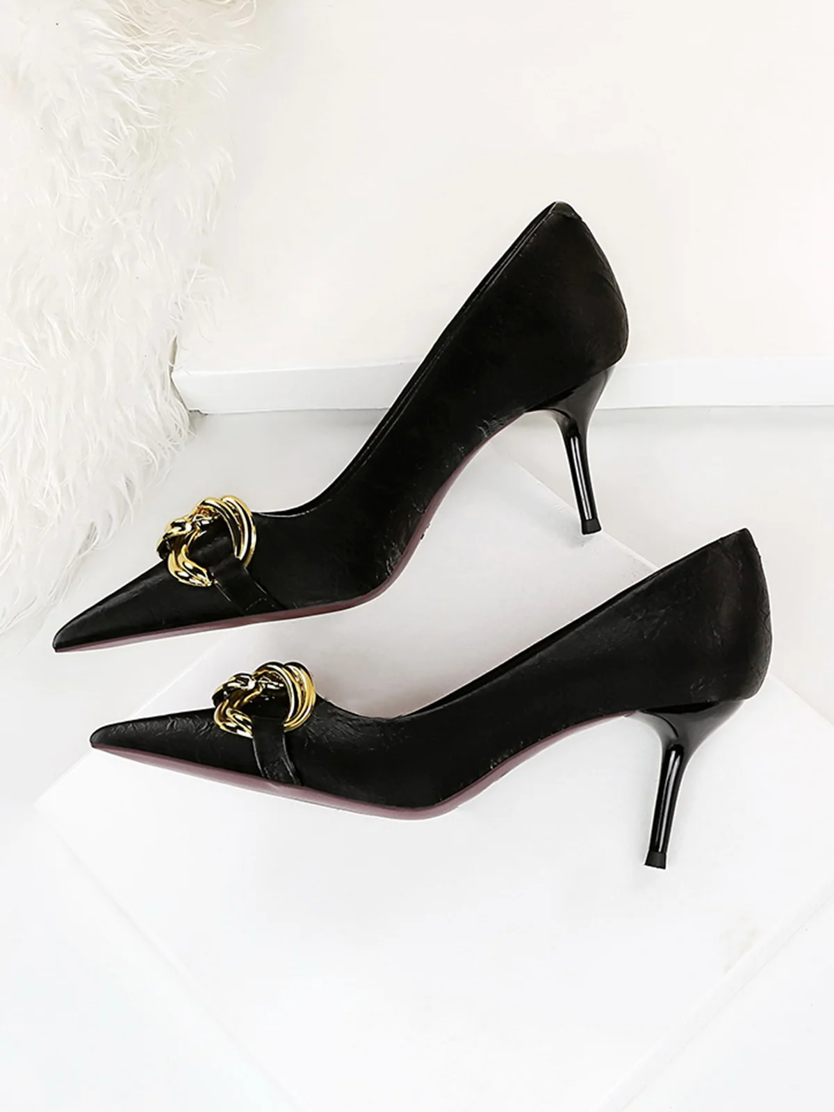 Minimalist Metal Chain Decor Stiletto Heel Pumps