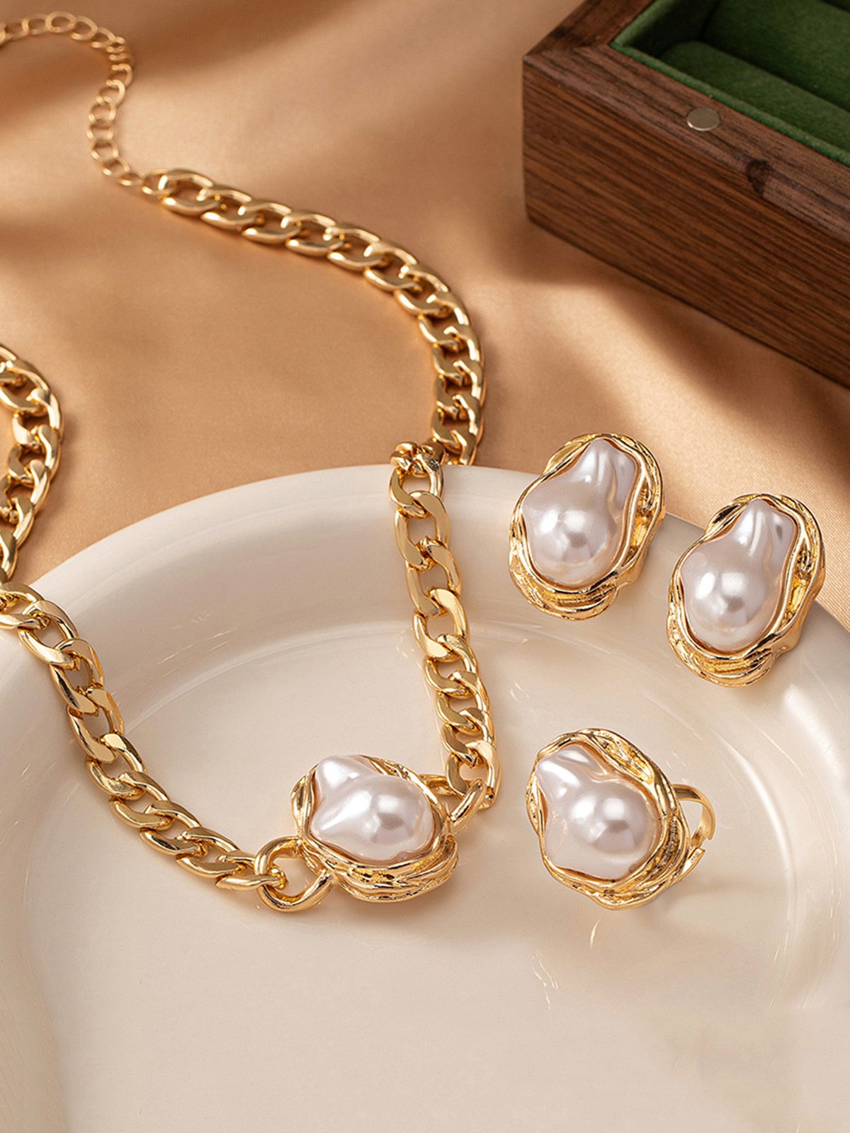 Elegant Irregular Faux Pearl Jewelry Set