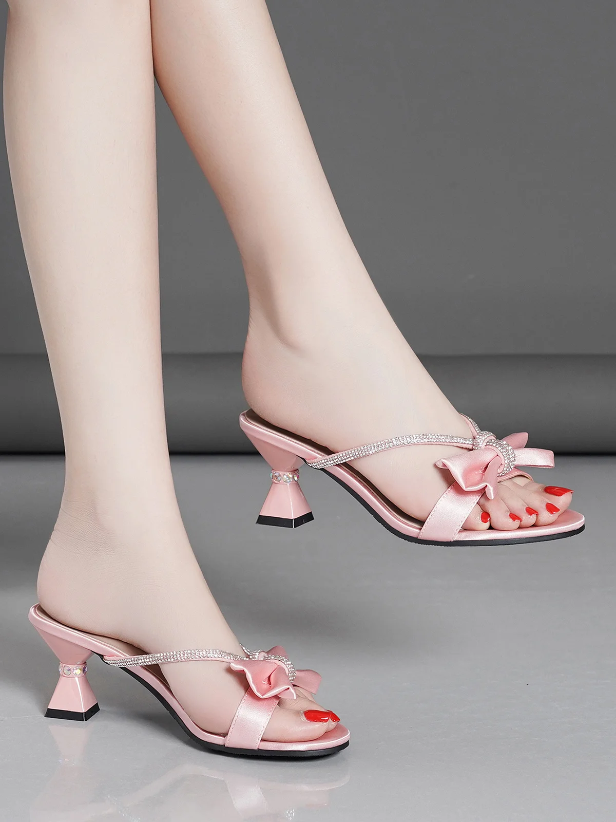 Elegant Bowknot Rhinestone Satin Pyramid Heeled Mule Sandals