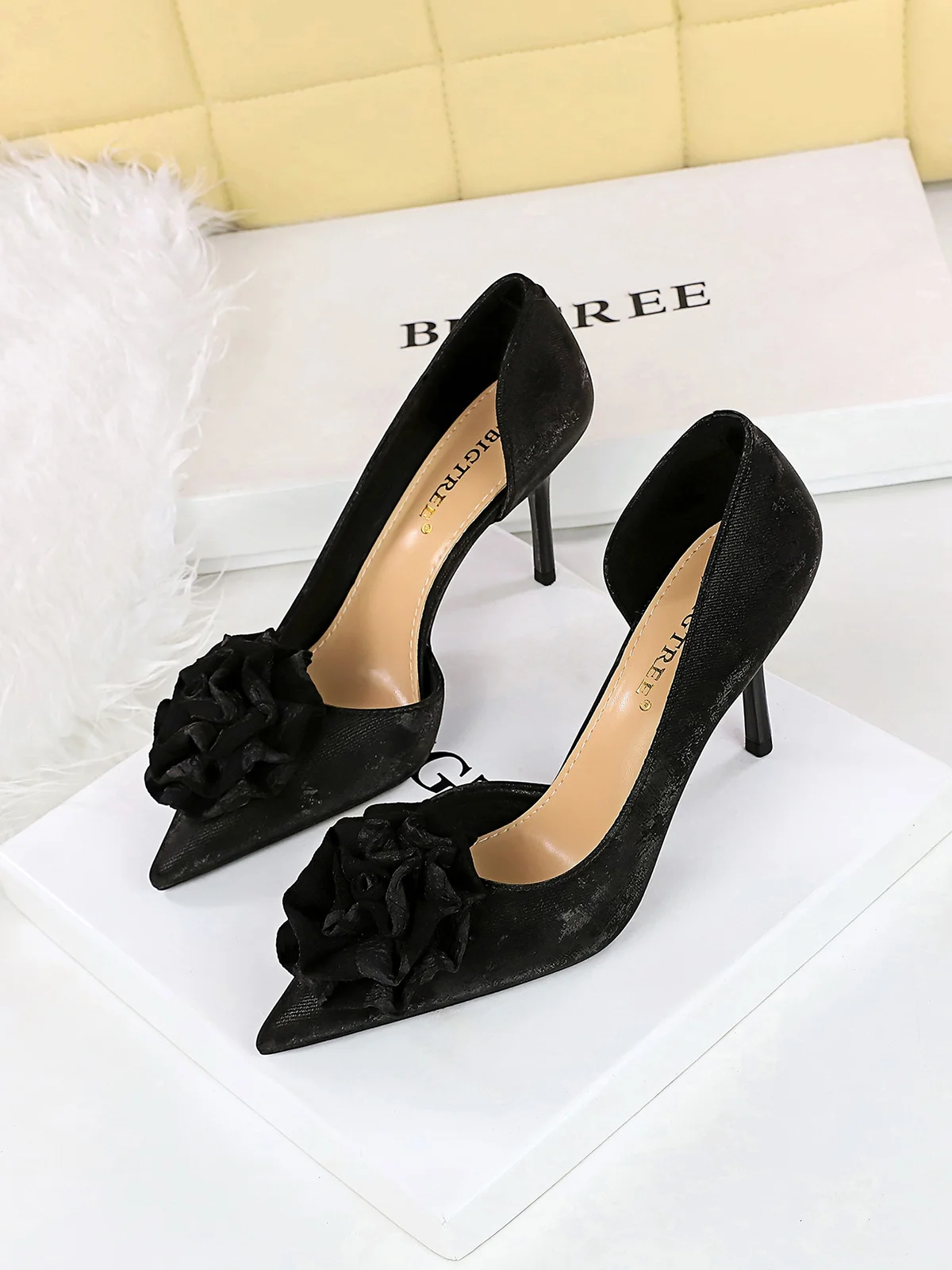 Elegant Applique Stiletto Heel D'Orsay Pumps