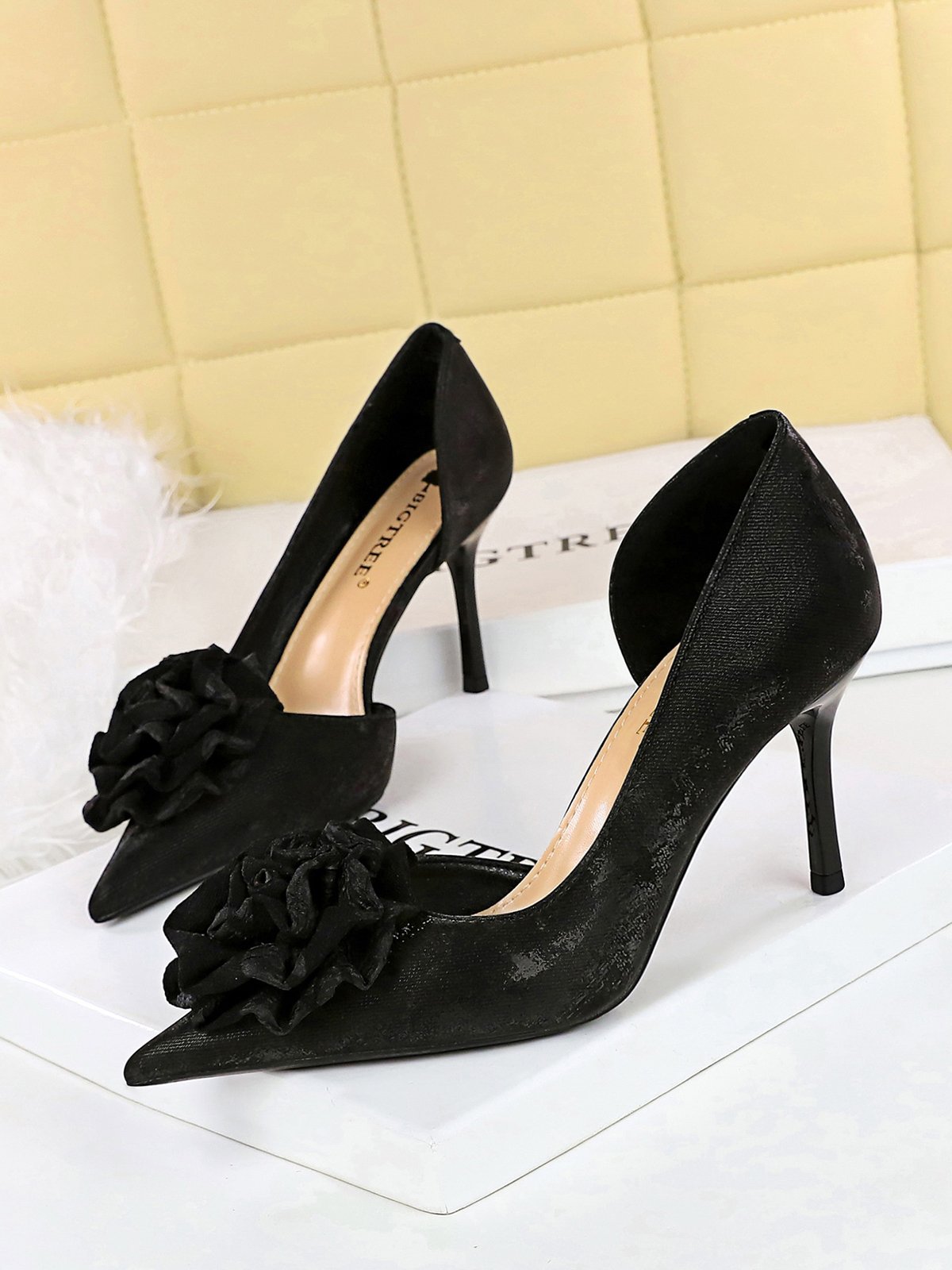 Elegant Applique Stiletto Heel D'Orsay Pumps