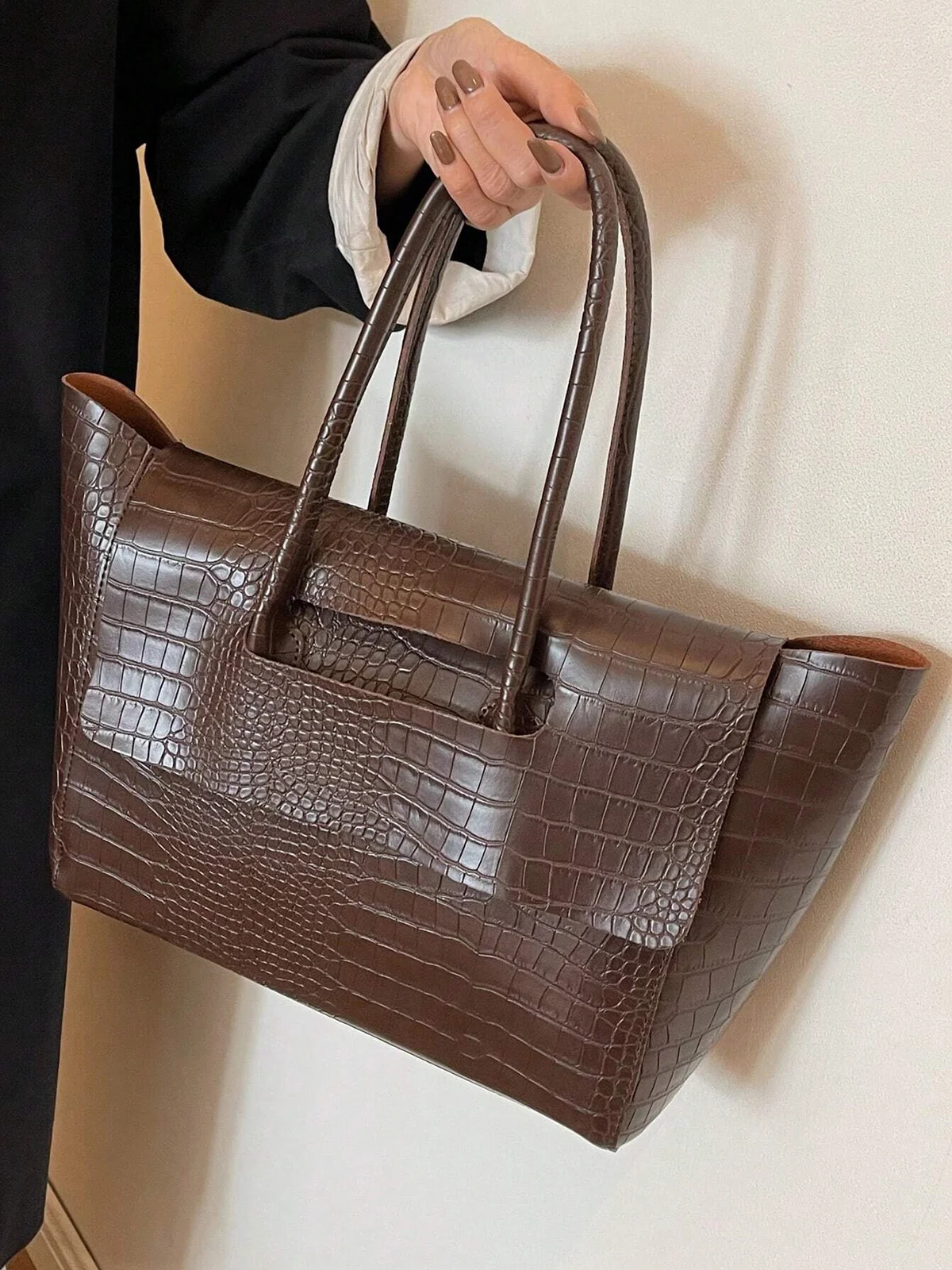 Crocodile Embossed Flip Cover Shoulder Bag Large Capacity Commuting Tote Bag