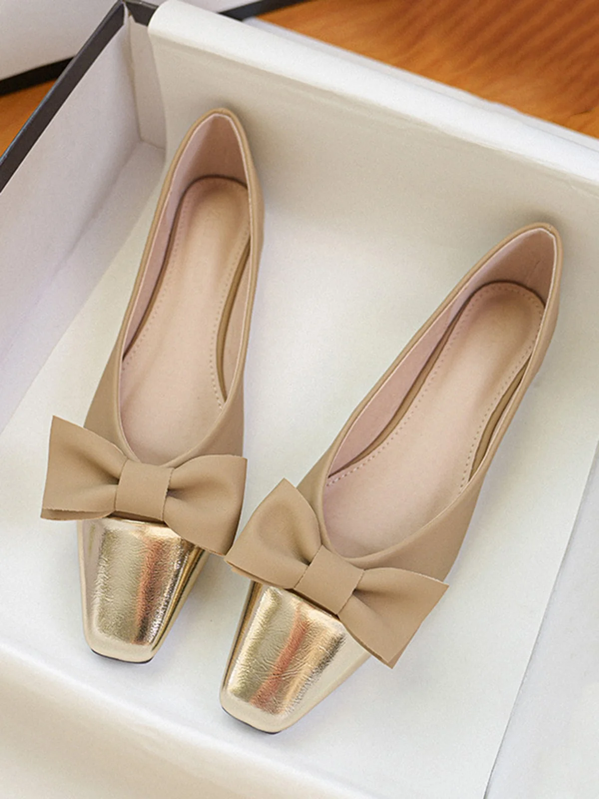 Elegant Bowknot Color-block Shallow Shoes