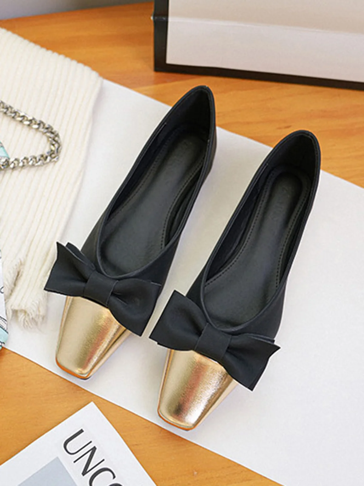 Elegant Bowknot Color-block Shallow Shoes