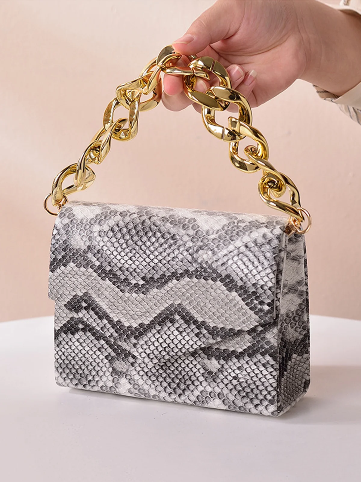 Fashion Snakeskin Square Metal Chain Handbag