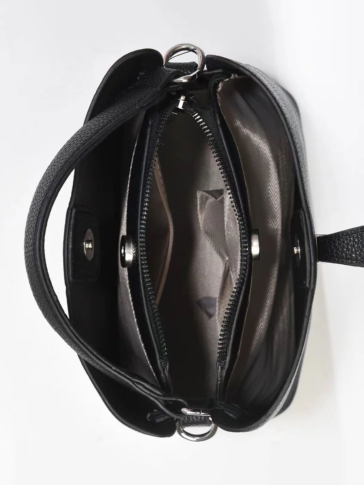 Minimalist Large Capacity Bucket Bag with Detachable Crossbody Strap