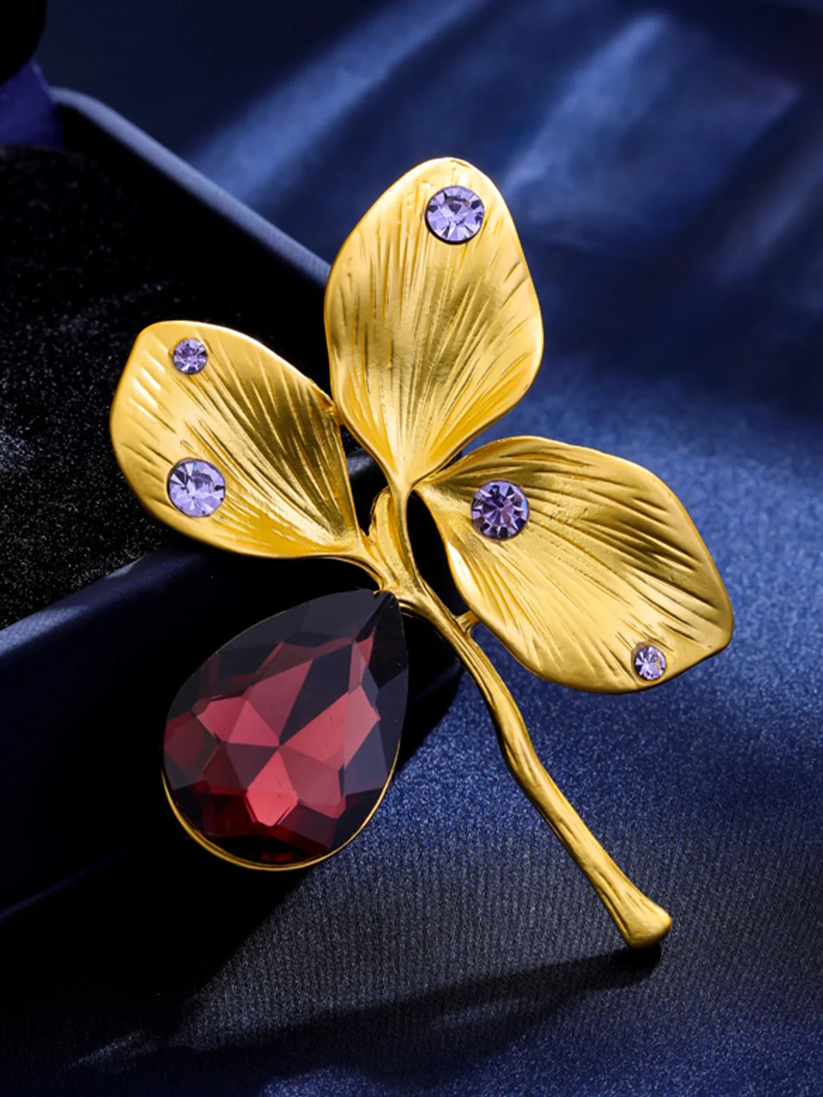 Daily Elegant Floral Brooch