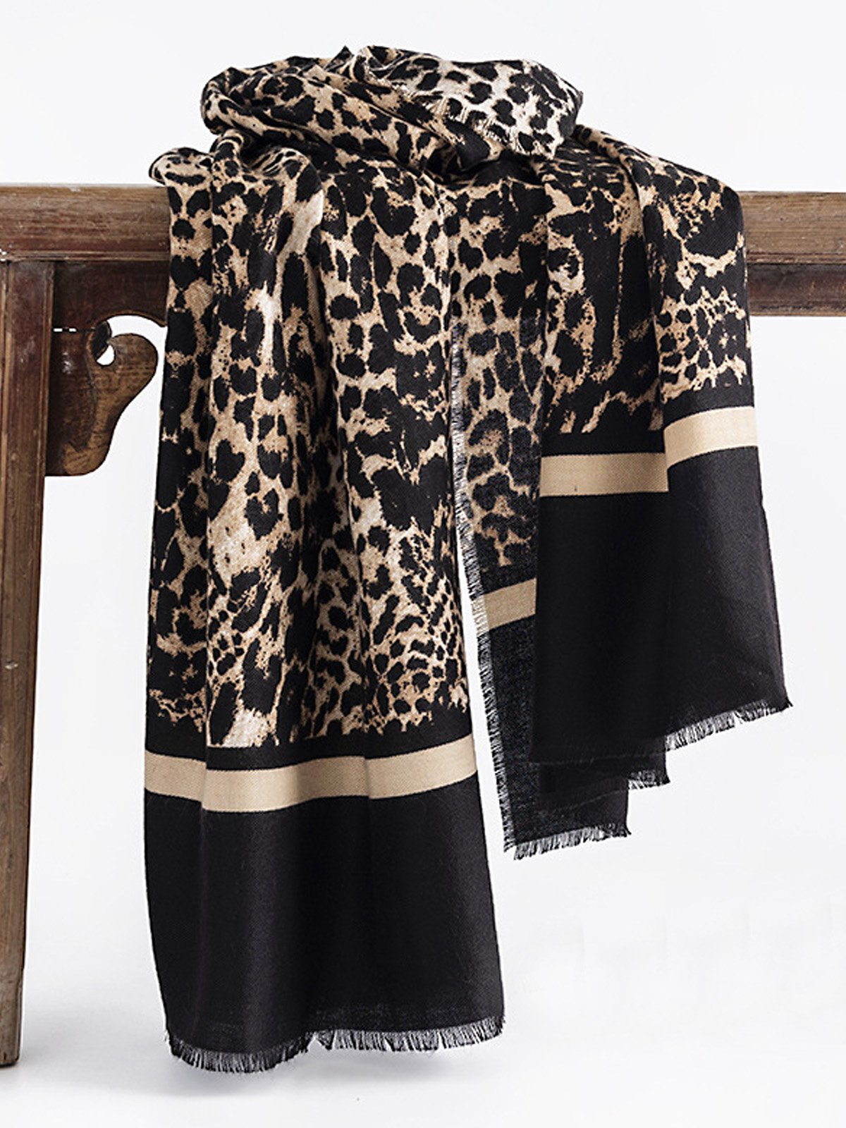 Daily Leopard Print Scarf