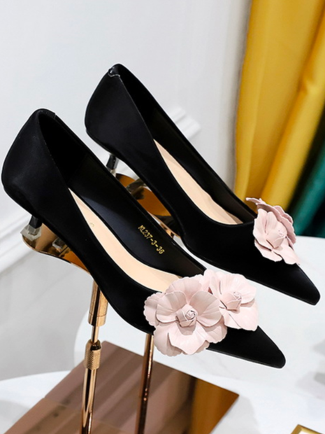 Elegant Leather All Season Floral Shallow Shoes