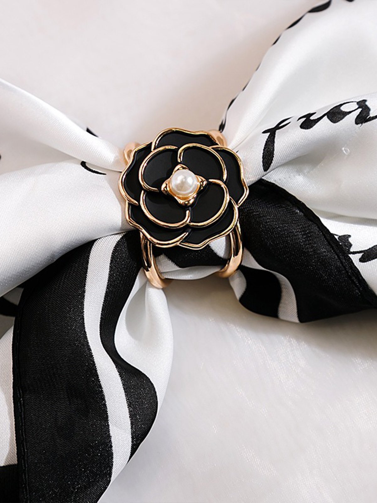 Daily Elegant Floral Scarf Buckle