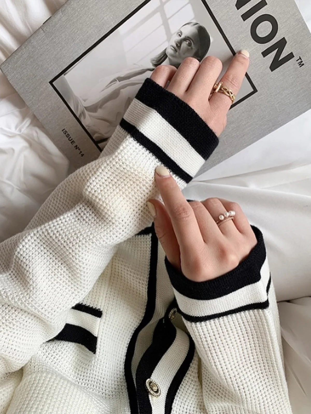 Loose Color Block Regular Sleeve Urban Cardigan Sweater