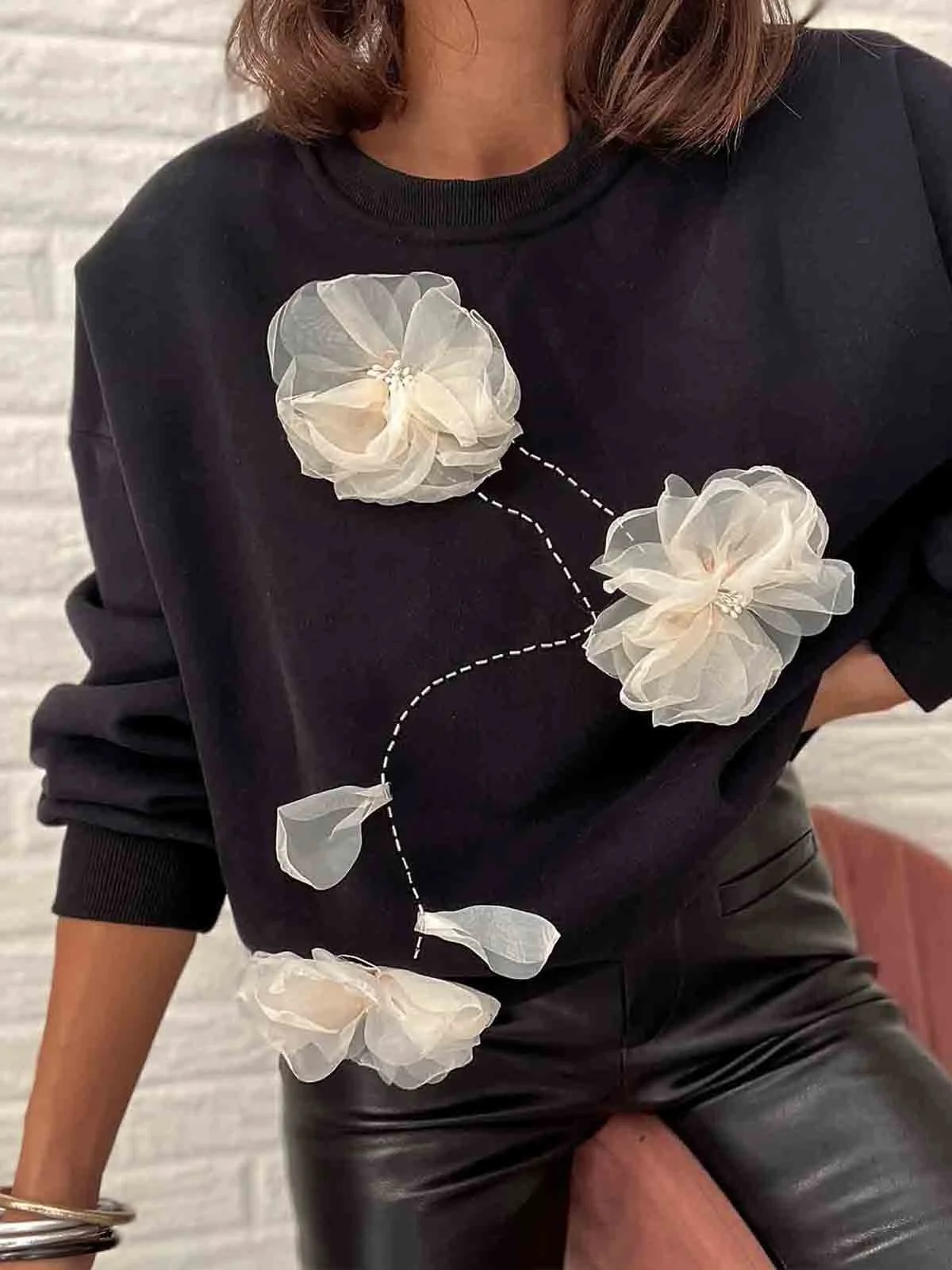 Floral Loose 3D Floral Raglan Sleeve Sweatshirt