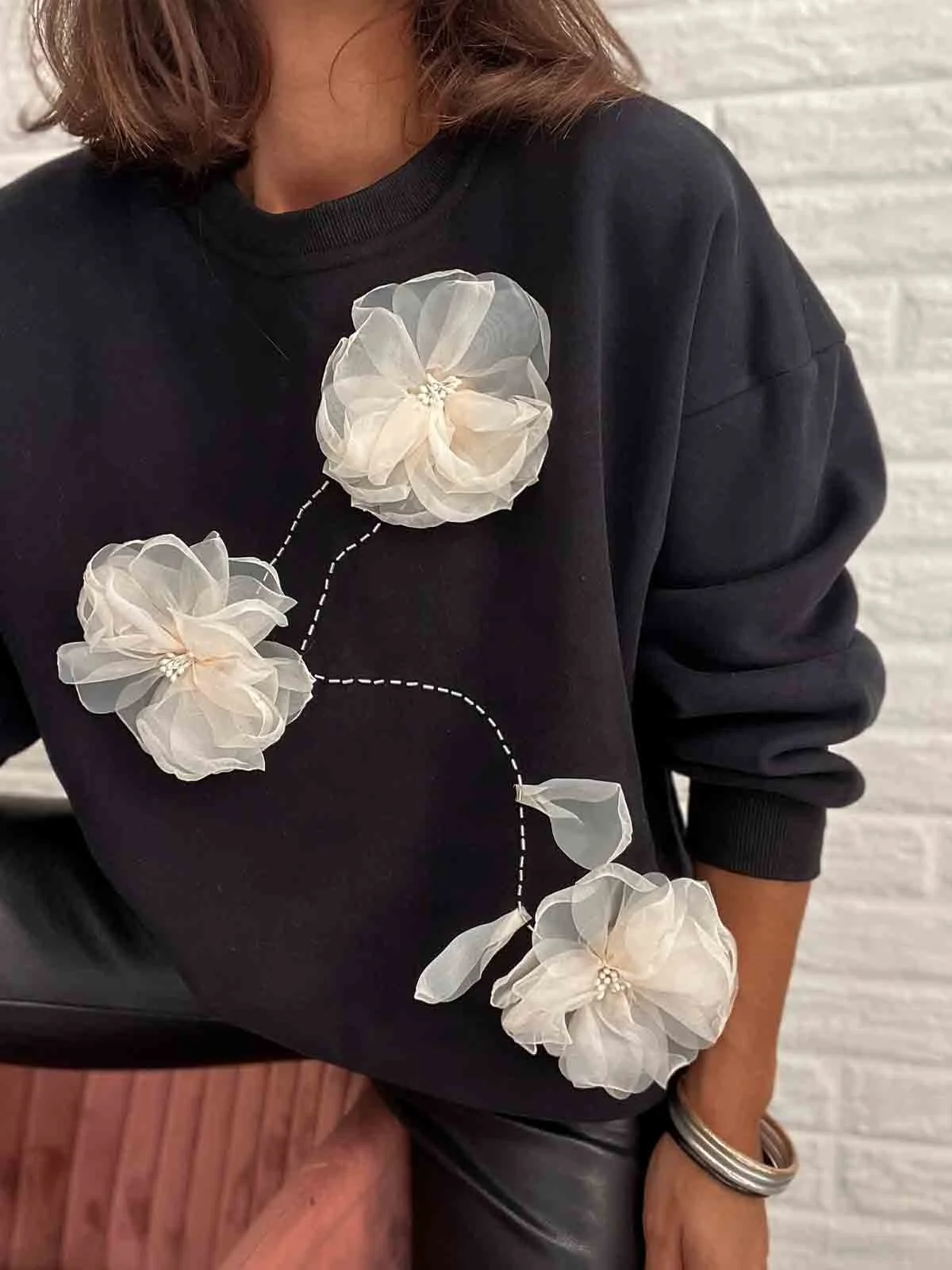 Floral Loose 3D Floral Raglan Sleeve Sweatshirt