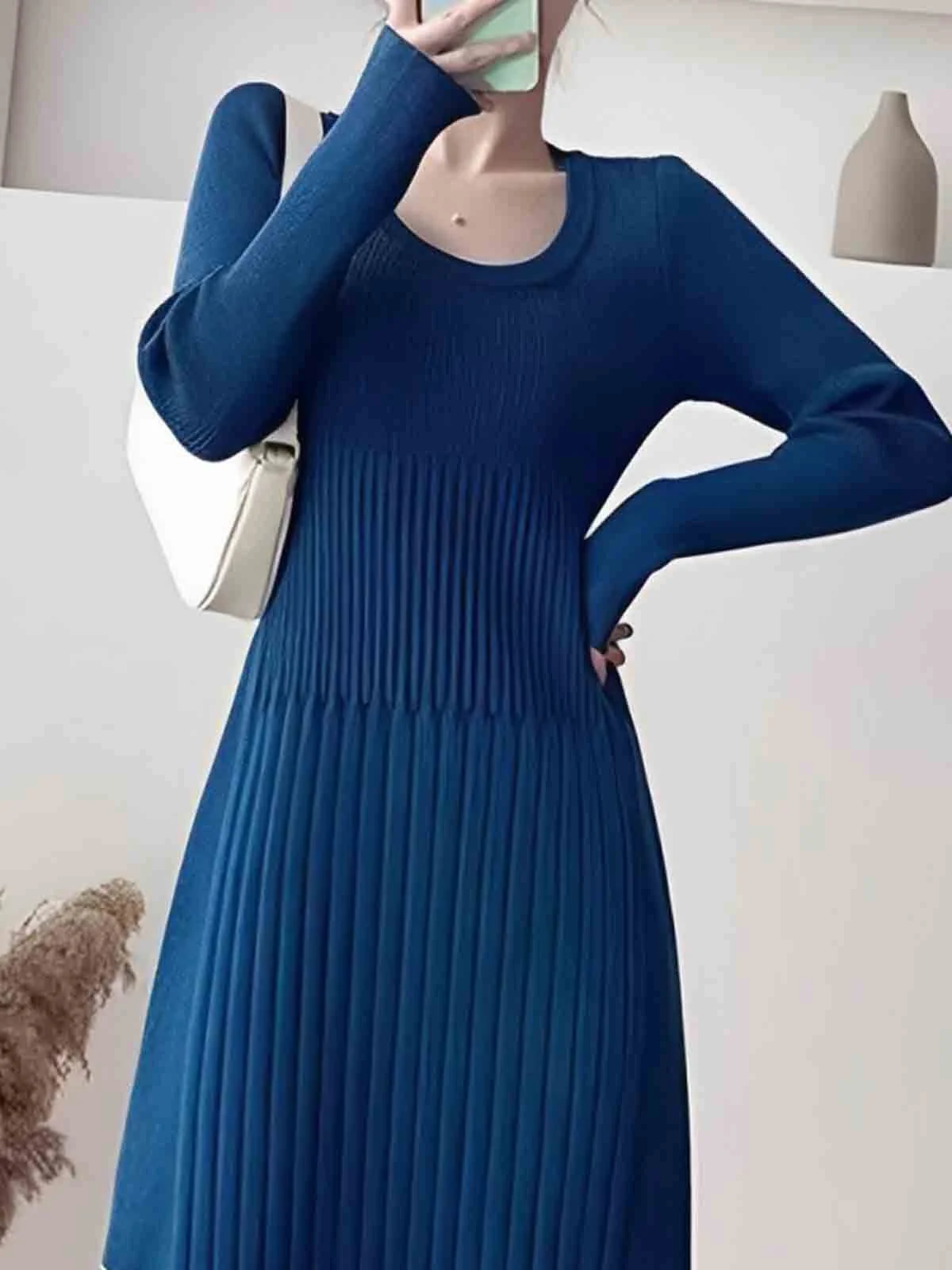 Elegant Crew Neck Color Block Long Sleeve Sweater Dress