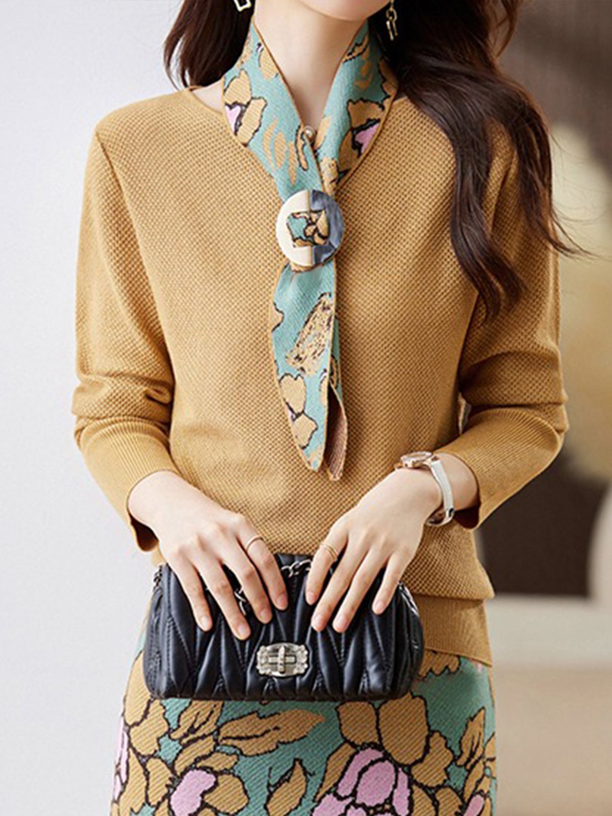 Plain Elegant Crew Neck Sweater With Scarf