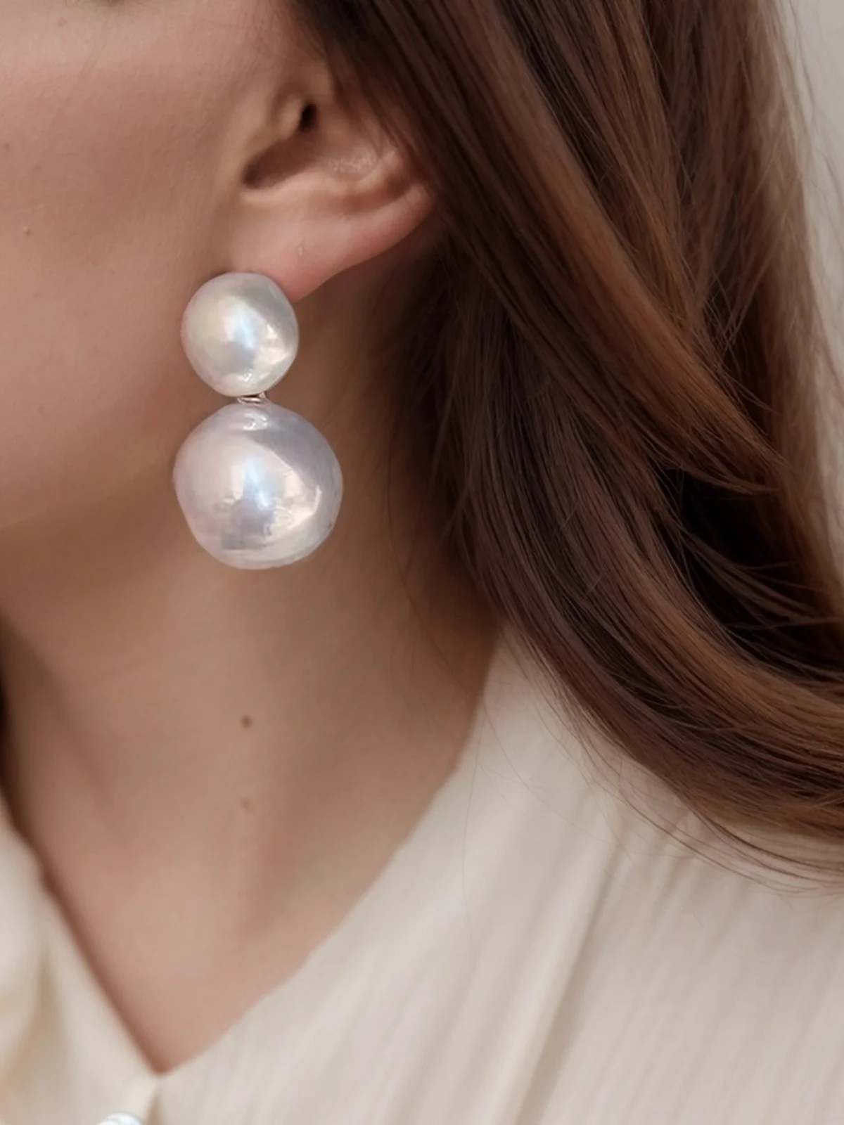 Elegant Faux Pearl Stud