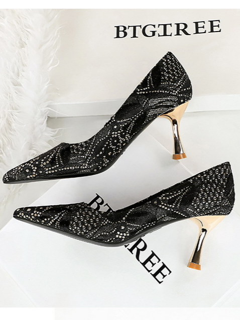 Lace Elegant Geometric All Season Flat