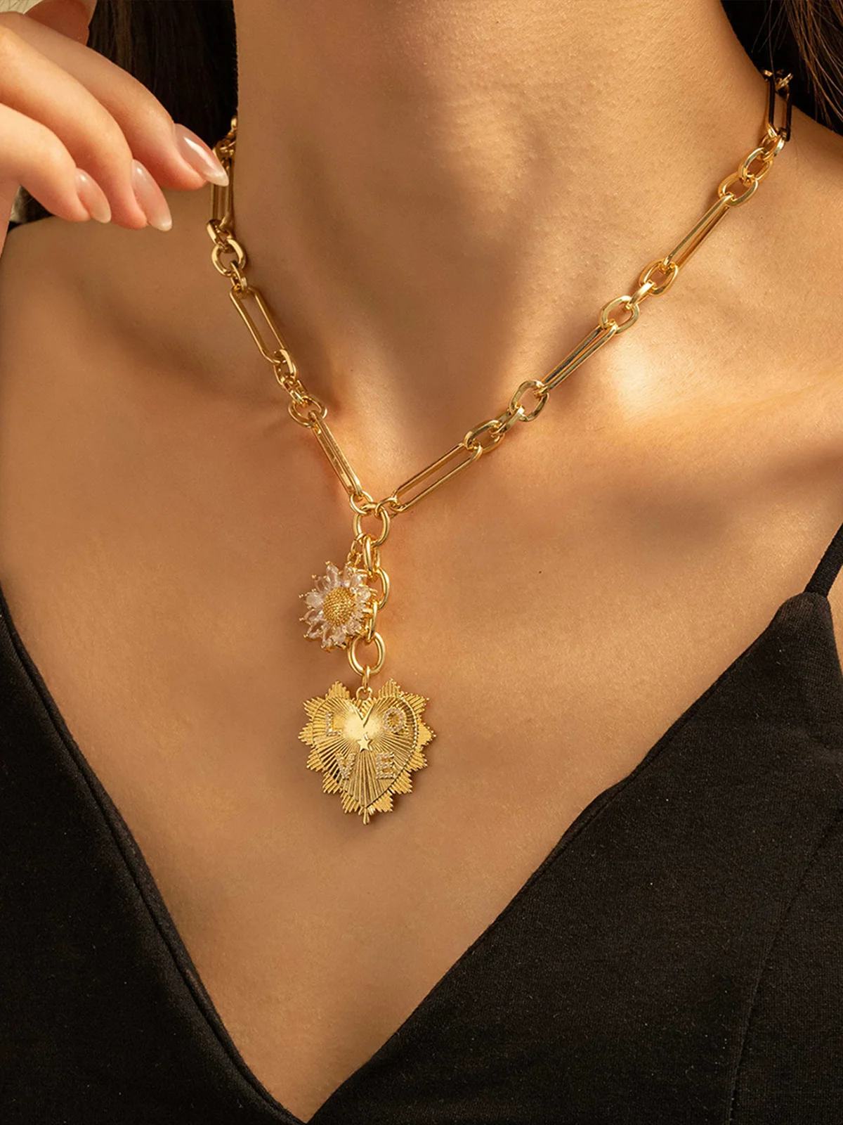 Elegant  Heart/Cordate Pendant Necklaces