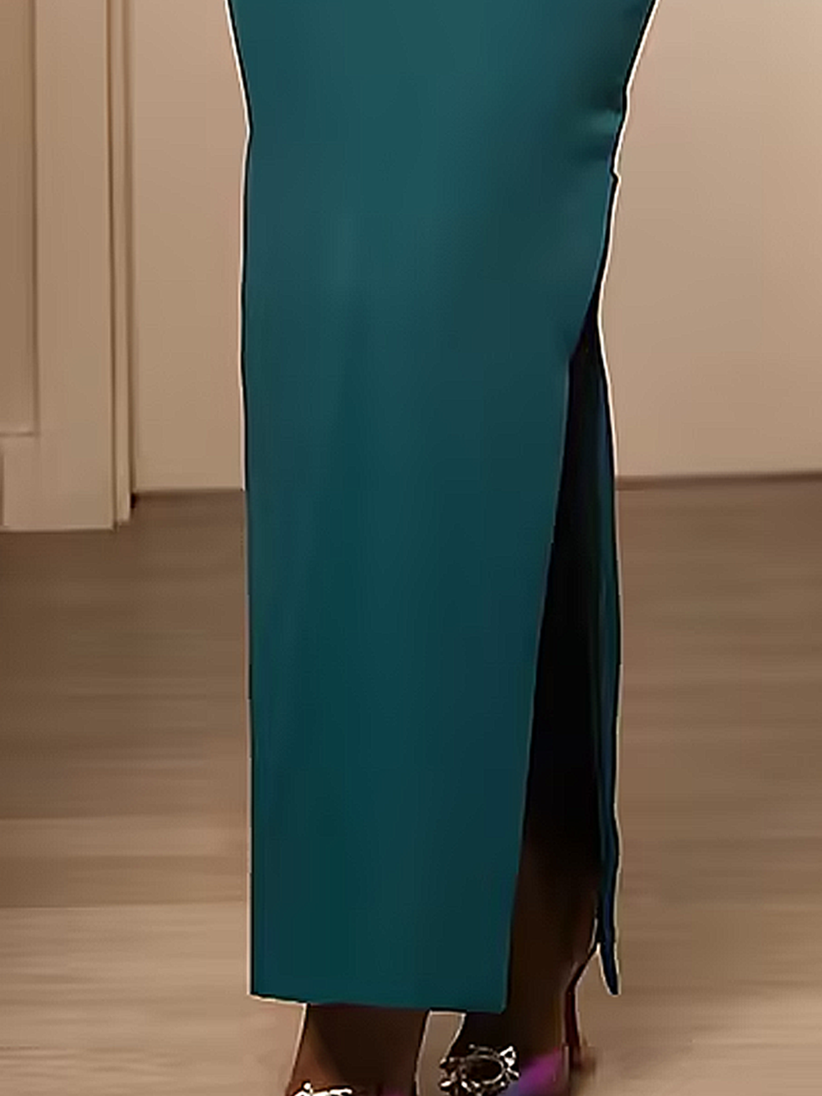 Elegant Side-Slit Plain Maxi Skirt