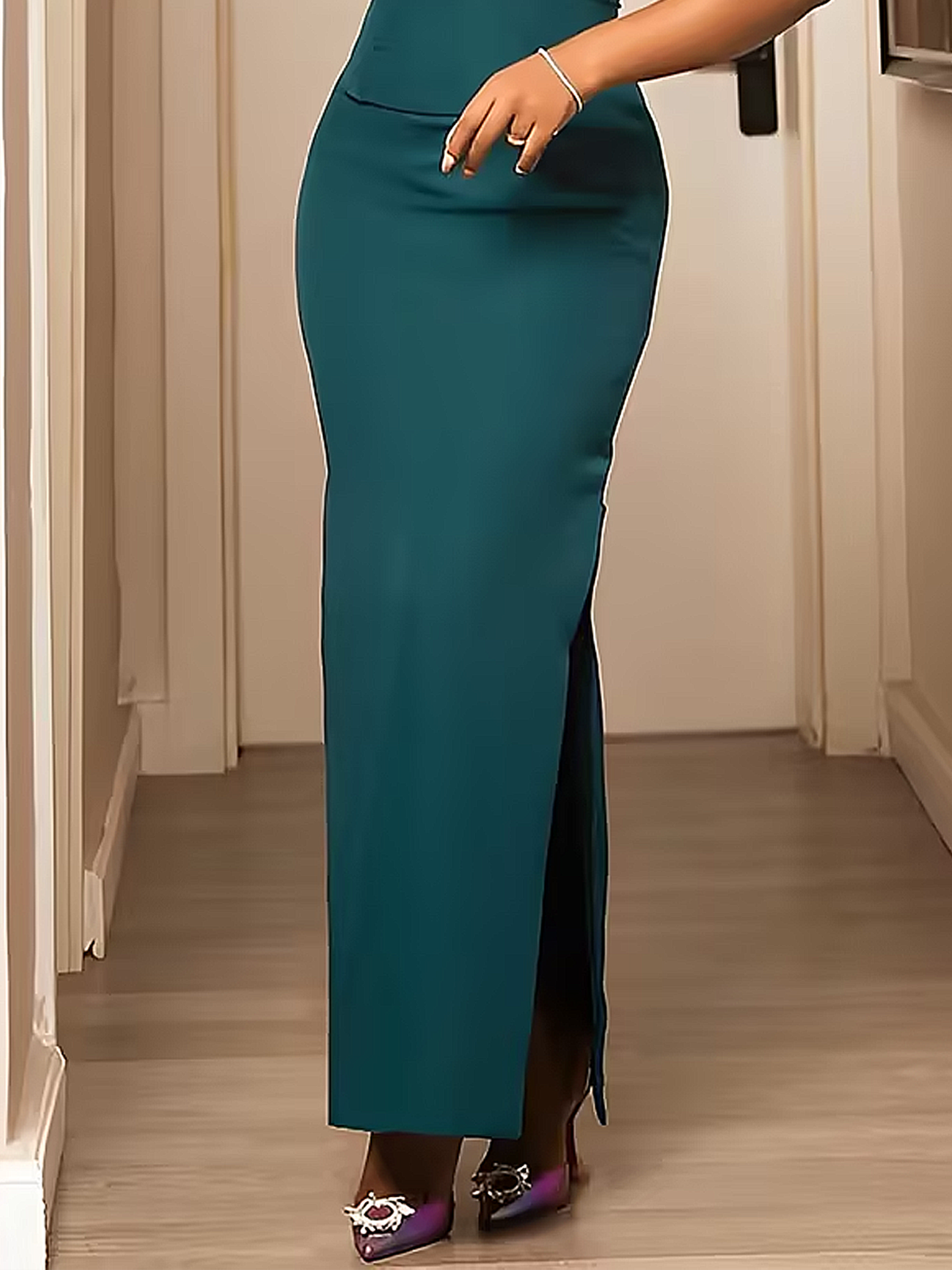 Elegant Side-Slit Plain Maxi Skirt