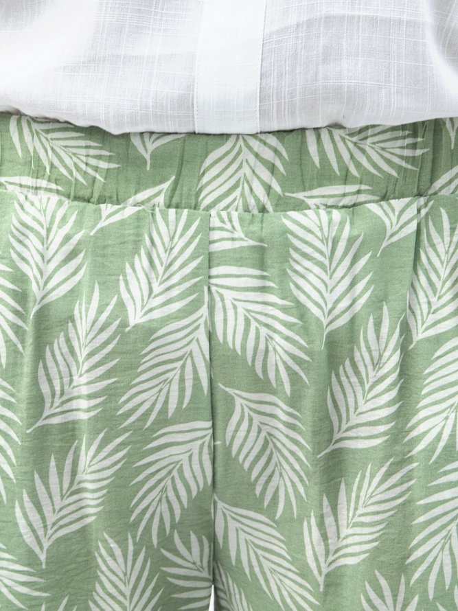 Green Pockets Leaves Holiday Shorts